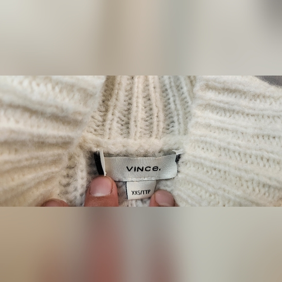 Vince Soft Cream Knit Sweater - Picture 4 of 4